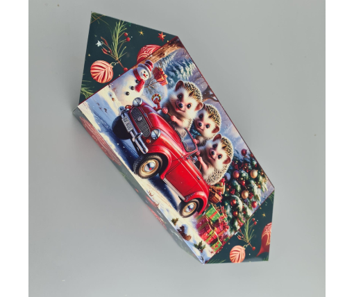 Новогодняя подарочная картонная упаковка для конфет (500грм) №240 "Ежики на машинке"   (1 шт)