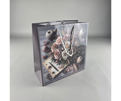 Пакет бумажный подарочный квадратный 23*24*10(артKV-075) (12 шт)