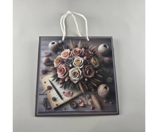 Пакет бумажный подарочный квадратный 23*24*10(артKV-075) (12 шт)